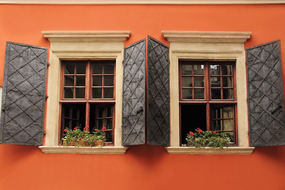 Bygge pergola med skråtak - En elegant løsning for utendørsområdet ditt